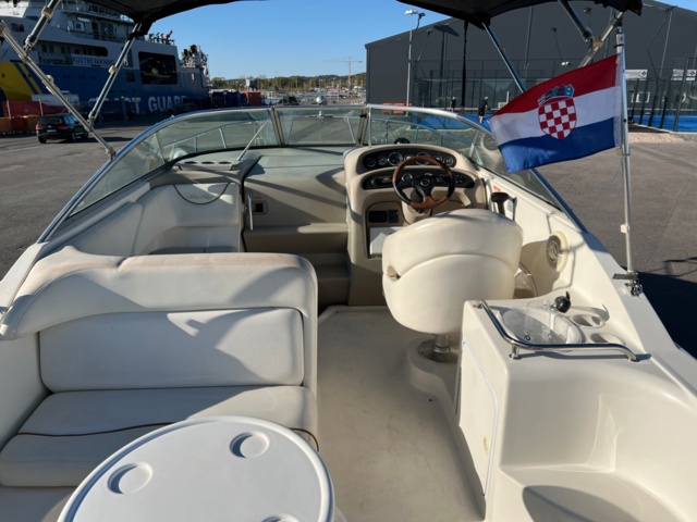 993525-15 Sea Ray 260 Sundancer - 2001 Mercruiser 5.7 incl Boat trailer