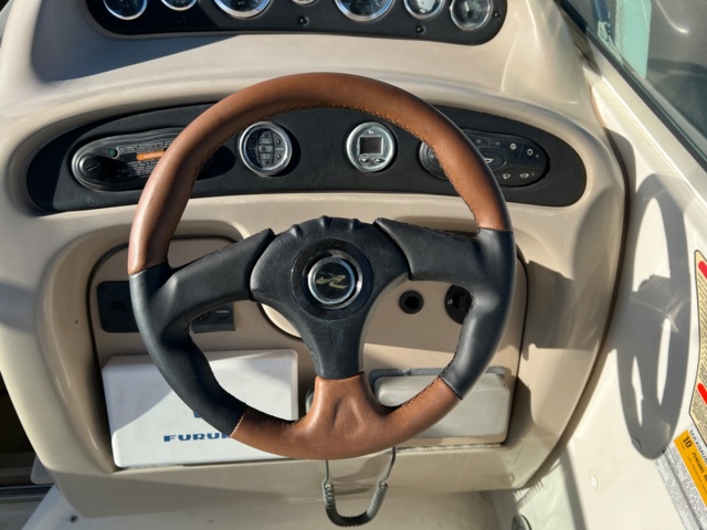 993525-42 Sea Ray 260 Sundancer - 2001 Mercruiser 5.7 incl Boat trailer