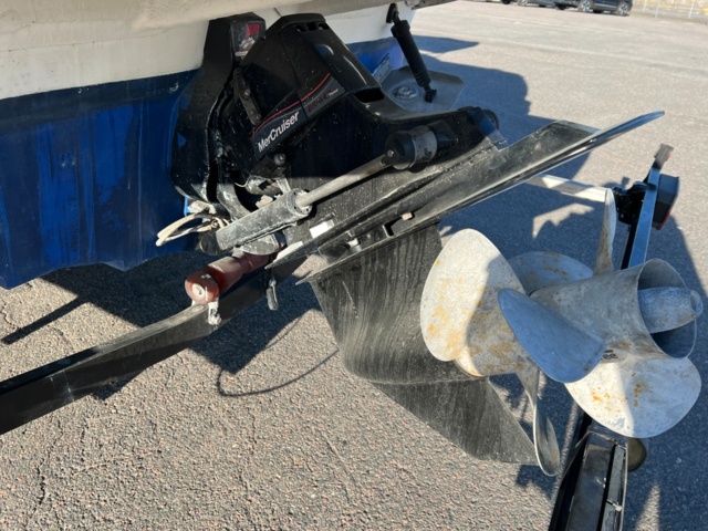 993525-52 Sea Ray 260 Sundancer - 2001 Mercruiser 5.7 incl Boat trailer