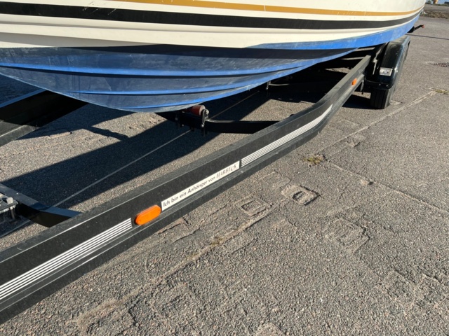 993525-55 Sea Ray 260 Sundancer - 2001 Mercruiser 5.7 incl Boat trailer