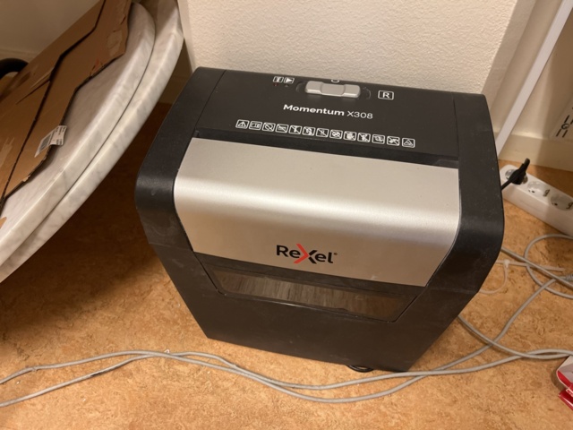 963284-6 Printer Rico Aficio MP C3330 and document shredder