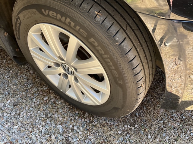 1001987-9 Volkswagen Golf 5-door 1.6 Multifuel - 2011