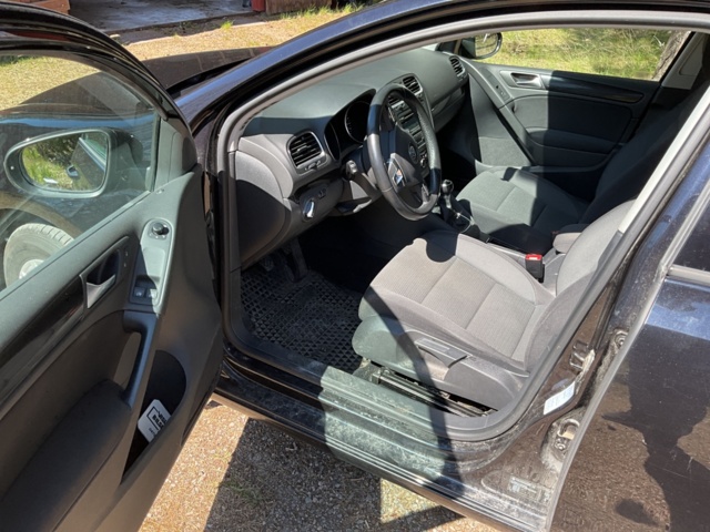 1001987-13 Volkswagen Golf 5-door 1.6 Multifuel - 2011