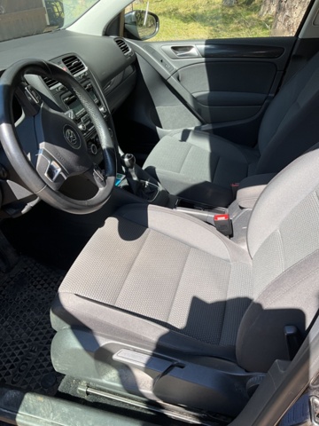 1001987-14 Volkswagen Golf 5-door 1.6 Multifuel - 2011