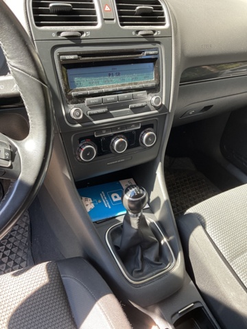 1001987-17 Volkswagen Golf 5-door 1.6 Multifuel - 2011