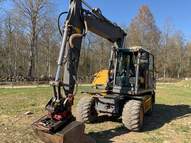 1001990-3 Hjulgrävare Volvo EW140  - 2000