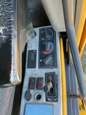 1001990-22 Hjulgrävare Volvo EW140  - 2000