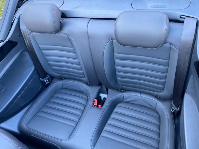 1025530-31 Volkswagen Beetle Cabriolet "Dune" 2.0 TSI - 2017