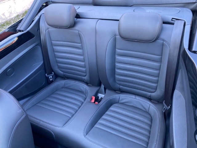 1025530-32 Volkswagen Beetle Cabriolet "Dune" 2.0 TSI - 2017