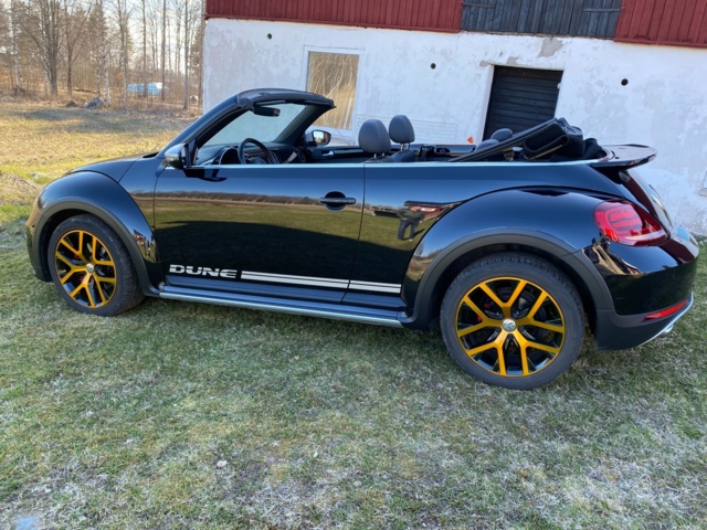 1025530-3 Volkswagen Beetle Cabriolet "Dune" 2.0 TSI - 2017