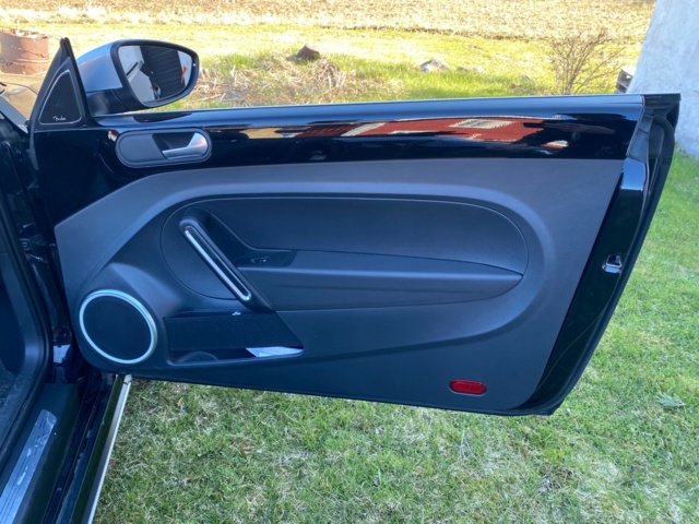 1025530-28 Volkswagen Beetle Cabriolet "Dune" 2.0 TSI - 2017