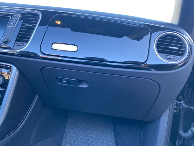 1025530-21 Volkswagen Beetle Cabriolet "Dune" 2.0 TSI - 2017