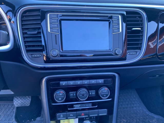 1025530-20 Volkswagen Beetle Cabriolet "Dune" 2.0 TSI - 2017