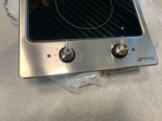 881654-3 Glass ceramic hob SMEG