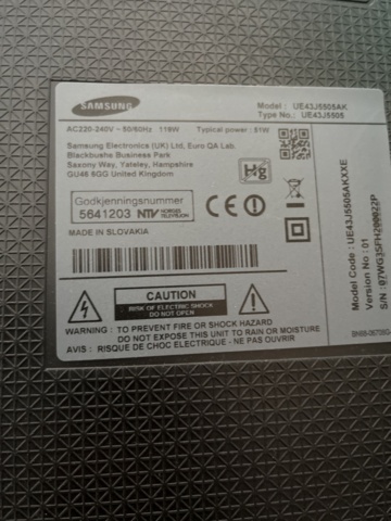 990294-8 TV Samsung incl. wall bracket UE43J