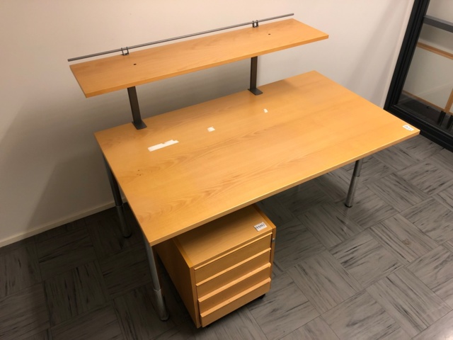 1025625-2 Martela pöytä, hylly ja laatikosto - Ei pohjahintaa