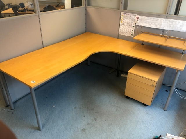 1025668-1 Martela työpöytä, hylly ja laatikosto - Ei pohjahintaa