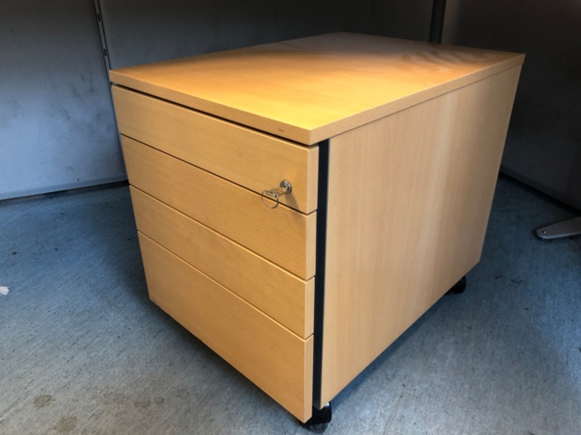 1025668-8 Martela työpöytä, hylly ja laatikosto - Ei pohjahintaa