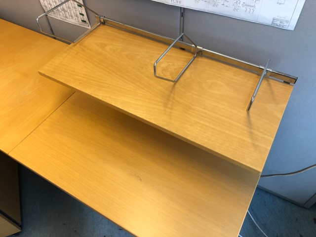 1025668-10 Martela työpöytä, hylly ja laatikosto - Ei pohjahintaa