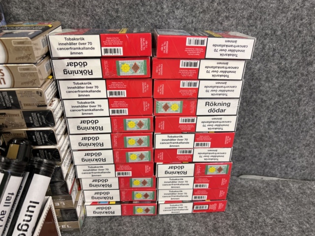 815006-2 Lots of snus, cigarettes and cigars