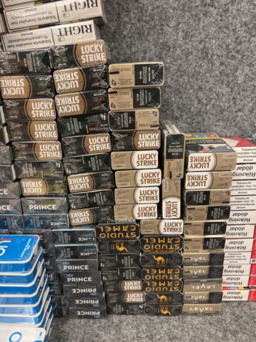 815006-7 Lots of snus, cigarettes and cigars