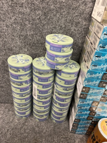 815006-11 Lots of snus, cigarettes and cigars