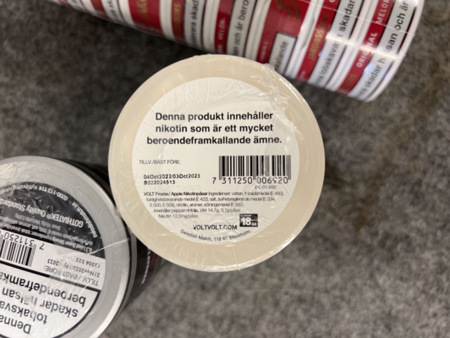 815006-14 Lots of snus, cigarettes and cigars