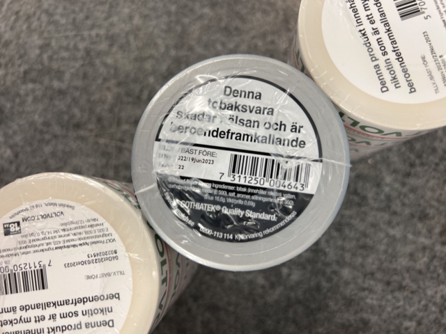 815006-15 Lots of snus, cigarettes and cigars