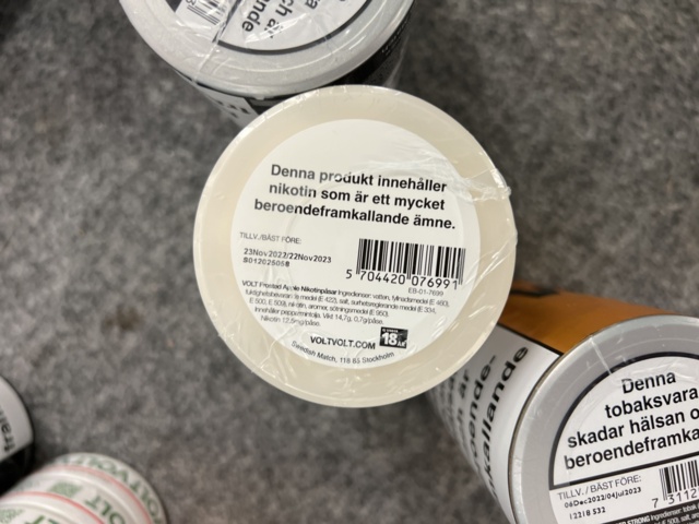 815006-16 Lots of snus, cigarettes and cigars