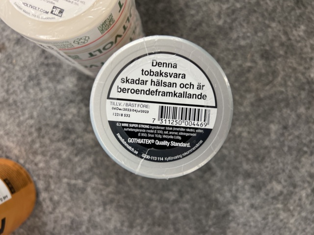 815006-17 Lots of snus, cigarettes and cigars