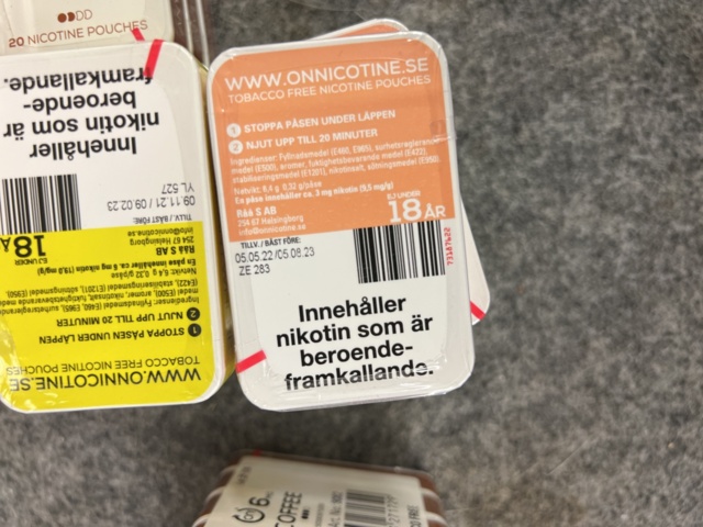 815006-23 Lots of snus, cigarettes and cigars