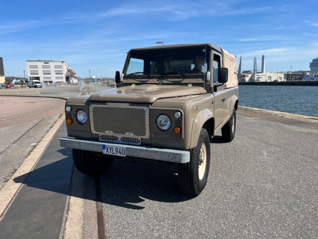 704129-1 Land Rover Defender 110 Hard Top 2.5 TD5 4x4 - 1999
