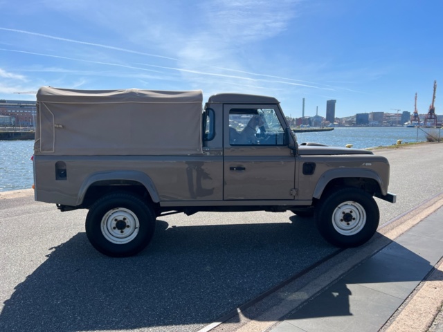 704129-6 Land Rover Defender 110 Hard Top 2.5 TD5 4x4 - 1999