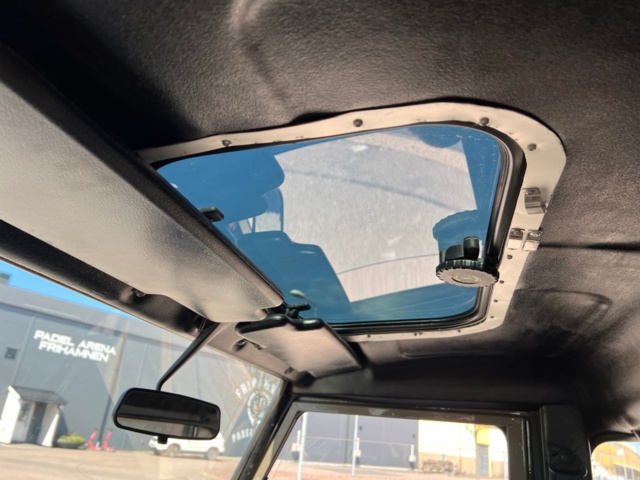 704129-14 Land Rover Defender 110 Hard Top 2.5 TD5 4x4 - 1999