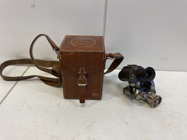 998537-1 Military scope/Aiming instrument for machine gun.