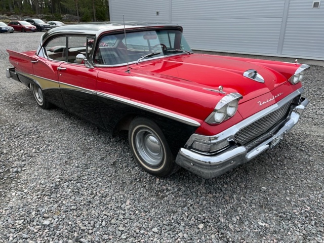 1026384-2 Ford Fairlane 500 Town Victoria 5.4 V8 - 1958