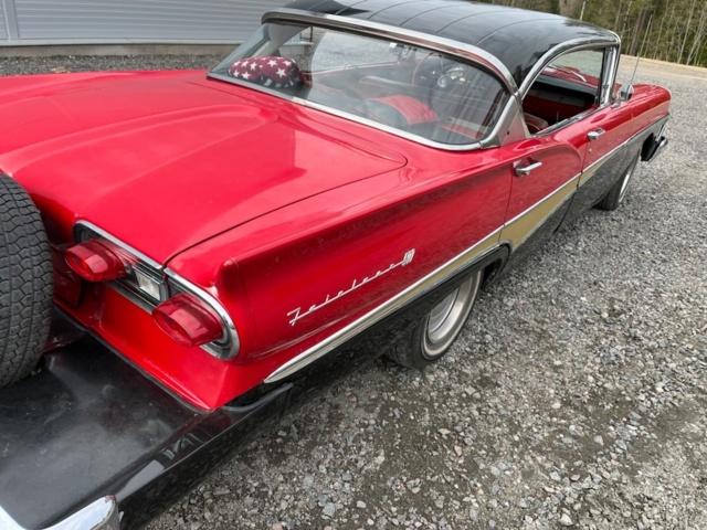 1026384-3 Ford Fairlane 500 Town Victoria 5.4 V8 - 1958
