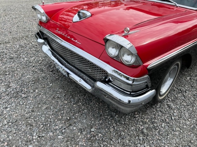 1026384-7 Ford Fairlane 500 Town Victoria 5.4 V8 - 1958