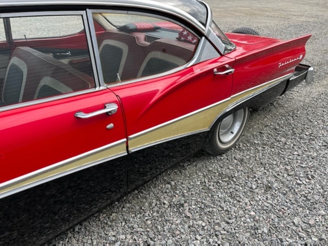 1026384-12 Ford Fairlane 500 Town Victoria 5.4 V8 - 1958