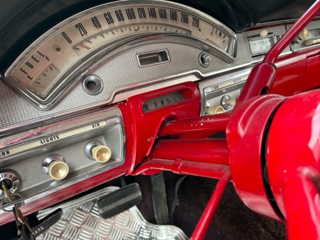 1026384-53 Ford Fairlane 500 Town Victoria 5.4 V8 - 1958