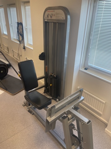 1025763-4 Gym equipment leg press