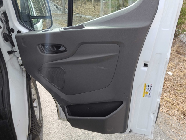 929115-102 Flakbil med Kran Ford Transit 2.0 EcoBlue -2020