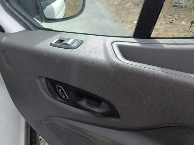 929115-103 Flakbil med Kran Ford Transit 2.0 EcoBlue -2020