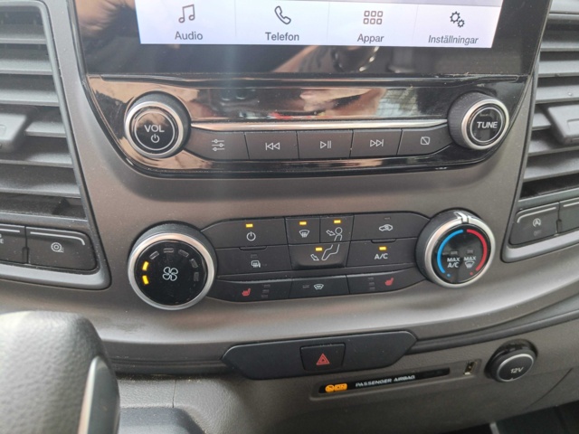 929115-119 Flakbil med Kran Ford Transit 2.0 EcoBlue -2020