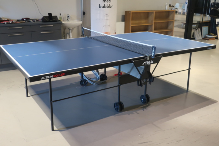 954702-3 Ping-pong table, Stiga ActionRoller and 10 racks, Yasaka