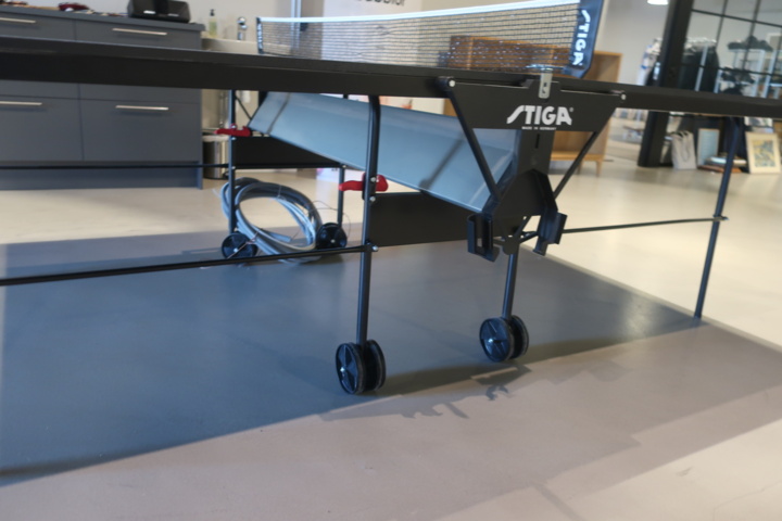 954702-8 Ping-pong table, Stiga ActionRoller and 10 racks, Yasaka