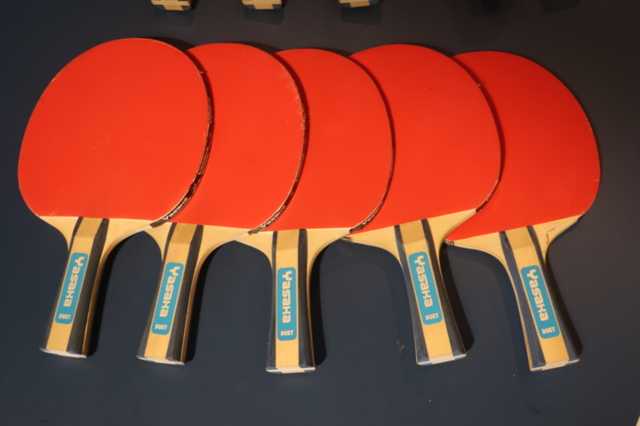 954702-12 Ping-pong table, Stiga ActionRoller and 10 racks, Yasaka