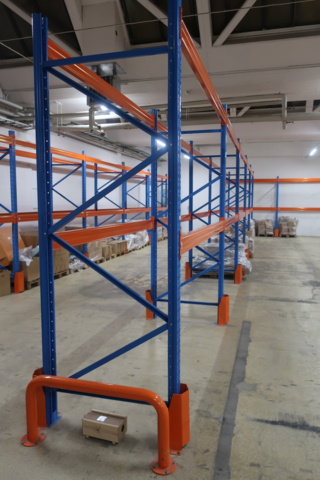 954726-2 5 sections of pallet racking - 6 ends and 20 beams