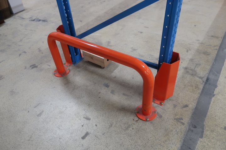 954726-3 5 sections of pallet racking - 6 ends and 20 beams