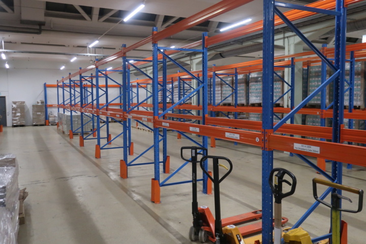 8 sections of pallet racking - 9 ends and 30 beams - PS Auction - We ...